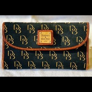 Dooney & Bourke wallet, navy